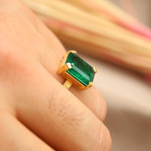 Anillo de plata de ley 925 con esmeralda colombiana de laboratorio, joyería artesanal, anillo con piedra preciosa verde, banda ajustable, regalo para el Día de la Madre.