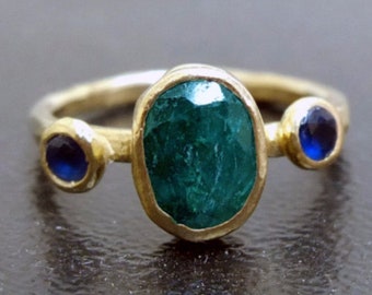 sterling silver ring with natural emerald stone