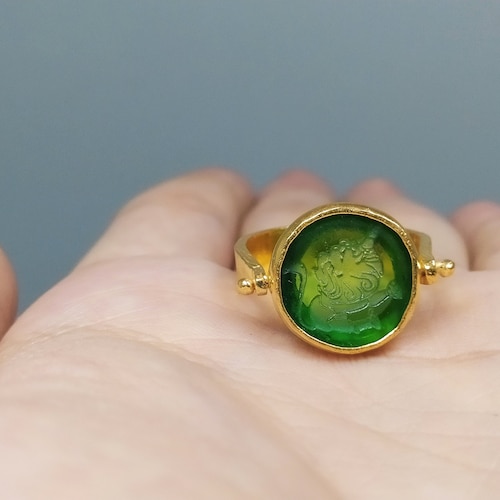 Bague argent chevalière lion en verre taille-douce | Bague en verre gravée en taille-douce, bague du zodiaque du lion | Bague en verre taille-douce Lion | Chevalière en or | Artsmyrna
