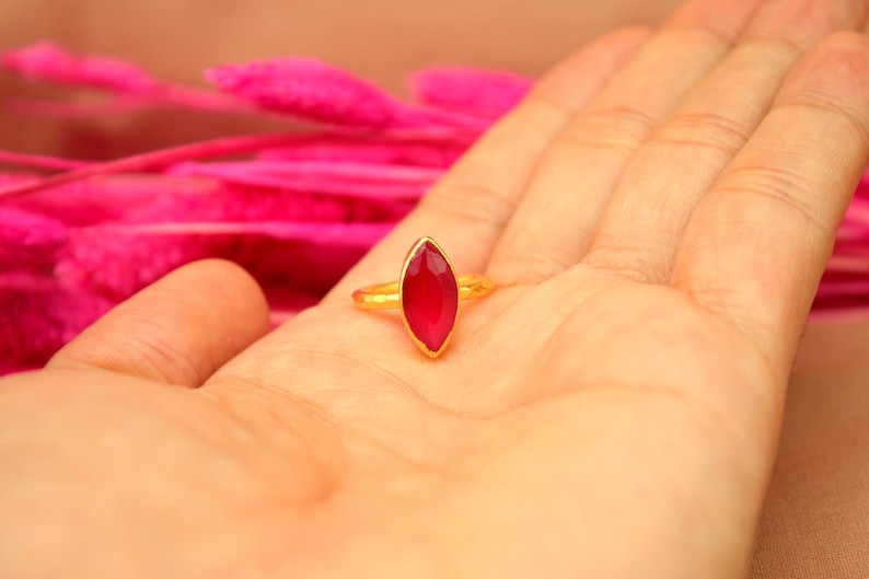 Bague rubis en argent massif | Argent sterling 925 carats | Plus d'or 24 carats | Bague pierre rouge | Bague authentique | Bague minimaliste | Bague bijoux en argent rubis image 1