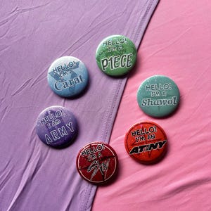 Fandom Button 55 mm-holographic-pin button-badge-holo-Kpop Fandom-SHINee-Stray Kids-BTS-P1Harmony-ATEEZ-Seventeen-Stay-Shawol-Carat-Atiny