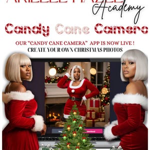 Könnte beinhalten: Werbebild für die "Candy Cane Camera"-App der Arielle Hazel Academy. Das Bild zeigt eine Frau in einem roten Kleid im Santa-Stil, einen Weihnachtsbaum und Geschenkboxen. Der Text lautet: "Erstellen Sie Ihre eigenen Weihnachtsfotos."