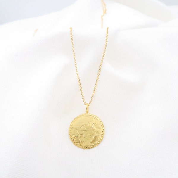 18k Solid gold necklace • 1,5 cm Round disc hammered Necklace • Coin necklace, Golld pendant for Women • Gold medallion gift for woman