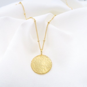 Gold  pendant necklace • 1,5 cm Round hammered Necklace • Satellite chain, ball chain pendant • Gold disc medallion gift for woman