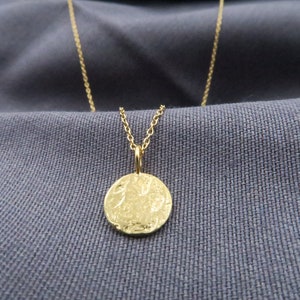 18k Gold necklace •0,8 cm Round disc hammered Necklace • Coin necklace, Gold Necklace for Women • Gold medallion gift for woman