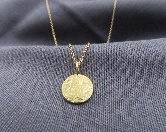 18k Gold necklace •0,8 cm Round disc hammered Necklace • Coin necklace, Gold Necklace for Women • Gold medallion gift for woman