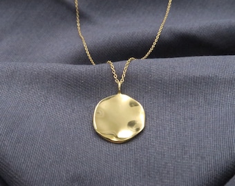 18k Gold hammered necklace • 1,5 CM Round disc hammered Necklace • Gold Necklace for Women • hammered disk necklace