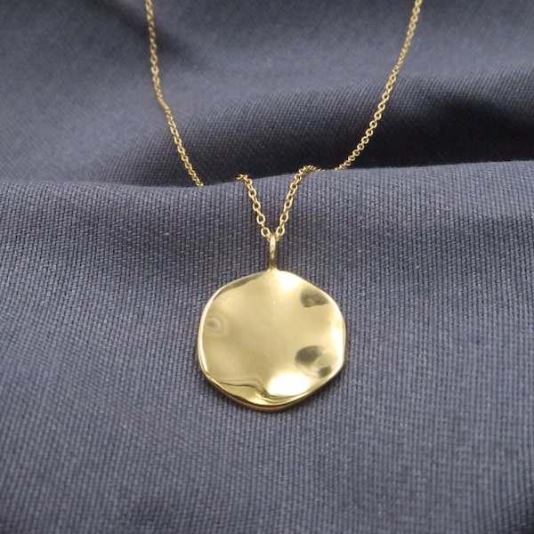 18k Gold hammered necklace • 1,5 CM Round disc hammered Necklace • Gold Necklace for Women • hammered disk necklace