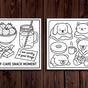 K&ouml;nnte beinhalten: Zwei Schwarz-Wei&szlig;-Illustrationen auf Holzgrund. Eine zeigt eine Sch&uuml;ssel mit Erdbeeren, ein Getr&auml;nk, Schokolade und den Text "I am worthy of good things" und "SELF-CARE SNACK MOMENT". Die andere zeigt einen Hund, eine Katze, einen Donut, Kaffee und einen B&auml;ren.