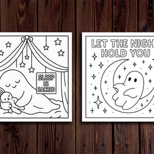 K&ouml;nnte beinhalten: Zwei Schwarz-Wei&szlig;-Illustrationen auf Holzgrund. Eine zeigt einen Geist, der mit einem Hasen schl&auml;ft, mit dem Text "Sleep is Sacred". Die andere zeigt einen Geist auf einem Mond mit dem Text "Let the Night Hold You."