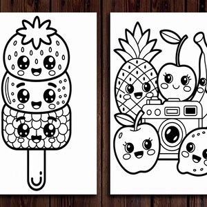 Puede incluir: Dos ilustraciones en blanco y negro sobre papel blanco. Una muestra un helado kawaii con tres secciones apiladas en forma de fruta. La otra representa una pi&ntilde;a, una manzana, una cereza, un pl&aacute;tano, un lim&oacute;n y una c&aacute;mara, todos con caras kawaii.