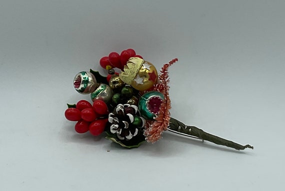 Vintage Kitschy Christmas Pin - image 3