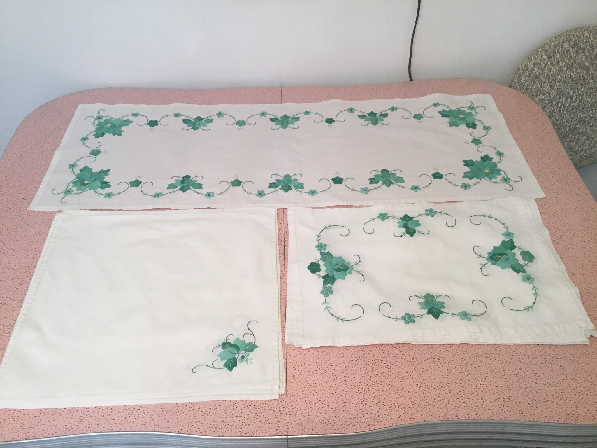 Vintage Table Runner Placemats and Napkins with Floral Etsy