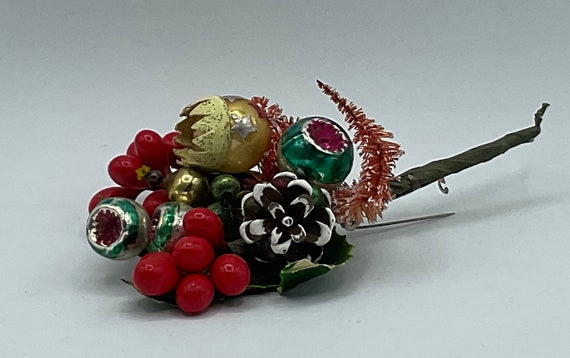 Vintage Kitschy Christmas Pin - image 5