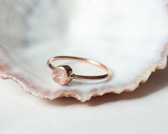 Rose Gold Ring, Raw Rose Quartz Ring, January Birthstone Ring, Elegant Gift for Her, Organic Shape Gemstone, Minimalist Ring, Stacking Rings