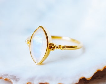 Rainbow Moonstone Ring Gold, June Birthstone Ring, Elegant Gift for Her, Antique Moonstone Ring, Marquise Cut Stone, Classy Statement Ring