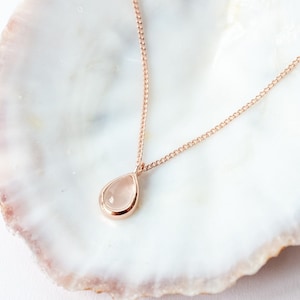 Rose Quartz Necklace, Rose Gold Pendant Necklace, Necklace with Charm, May Birthstone, Minimalist Necklace, Quartz Crystal Necklace for Her