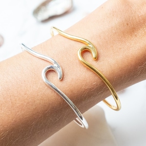 Wave Bracelet Gold, Wave Arm Cuff Sterling Silver, Wave Bangle, Ocean Bracelet for Women, Surfer Jewelry, Sea Lover Gift, Adjustable