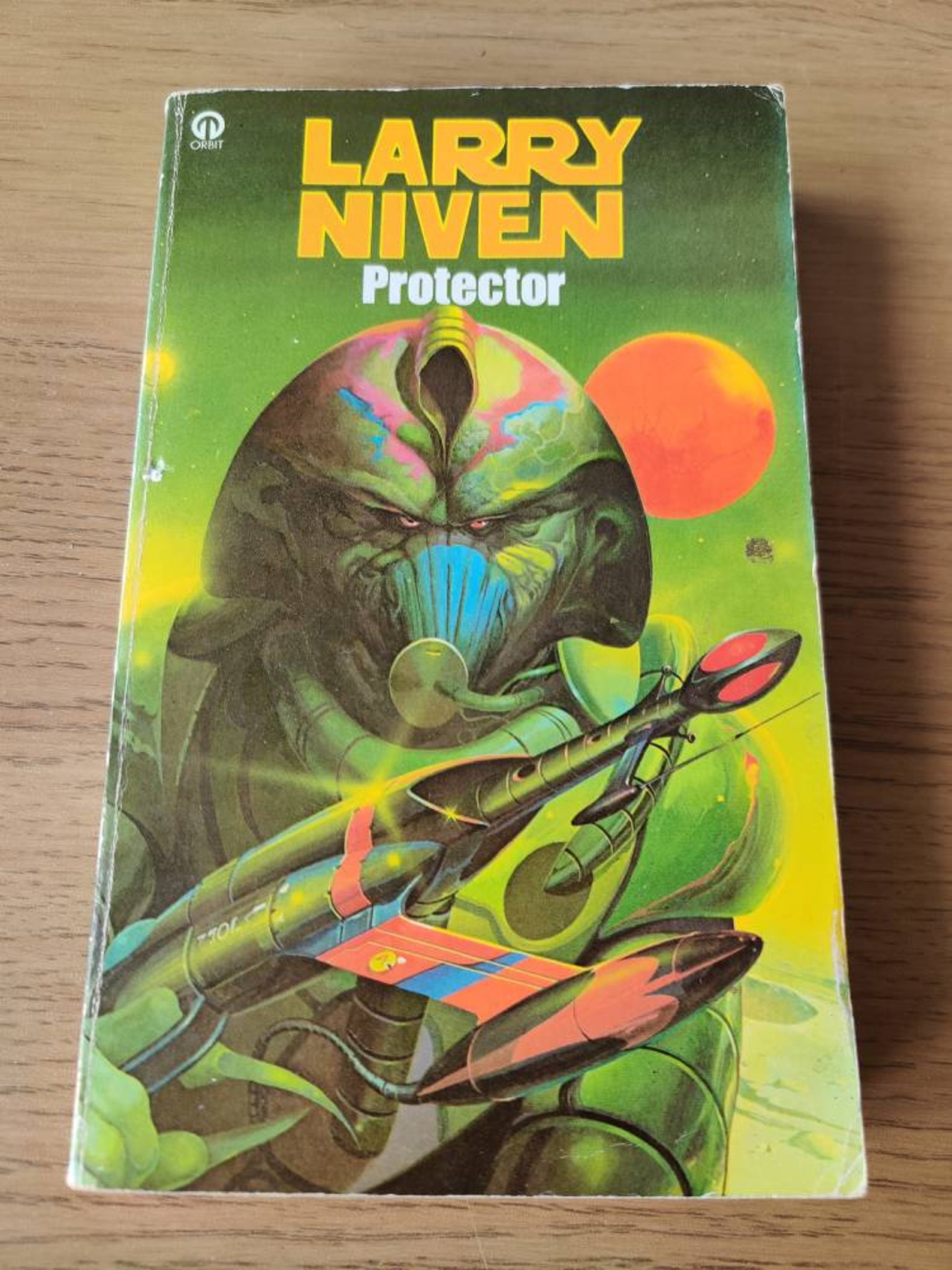 Protector by Larry Niven Protector by Larry Niven