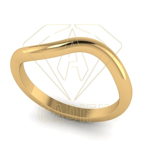 Puede incluir: Una sencilla alianza de oro lisa con un diseño curvo en forma de onda.