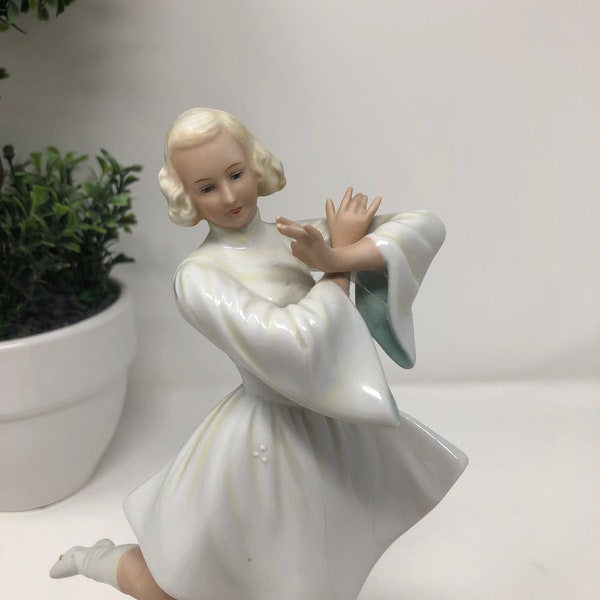 Vintage Schaubach Kunst Porcelain Dancer Figurine.