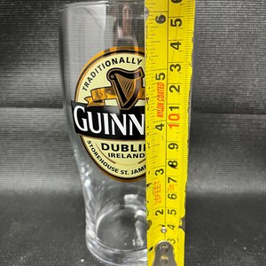 Guinness Official Green Collection Beer Glass, Classic Memorabilia (600ml). S4 image 5