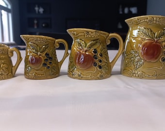 Vintage Country Kitchen Set mit 4 Keramik Messbechern Made in Japan