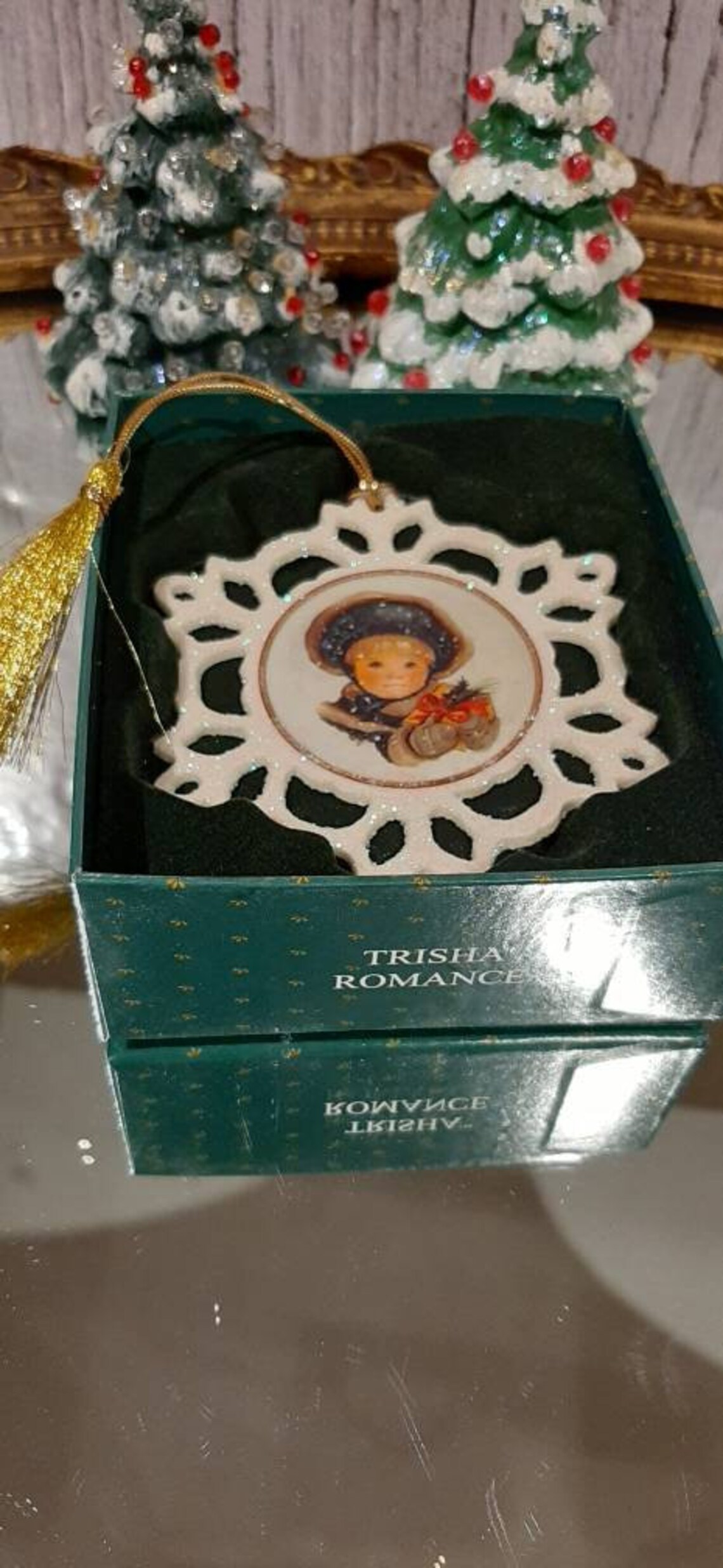 Christmas morning romance trisha secondary market 13x19 artcountrycanada xmas thankful winter cards prints print trish country advent going artist illustration Trisha Romance 2004 Christmas Ornamnet | Etsy