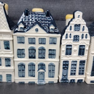 KLM Blue Delft's BOLS Amsterdam 1575 Canal House Lot Set of 8. S4