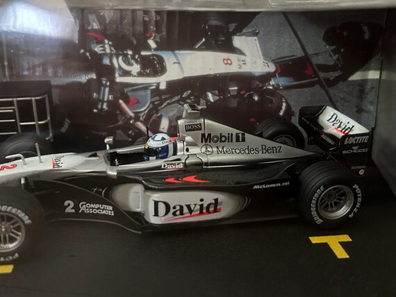 McLaren MP4-14 ミニカー 1/24 スケール Hot Wheels 1:24 F1 Mclaren Mercedes MP4-14 David Coulthard # 2