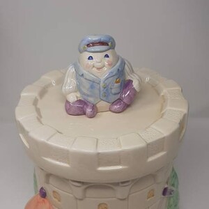 Humpty Dumpy Cookie Jar. S4