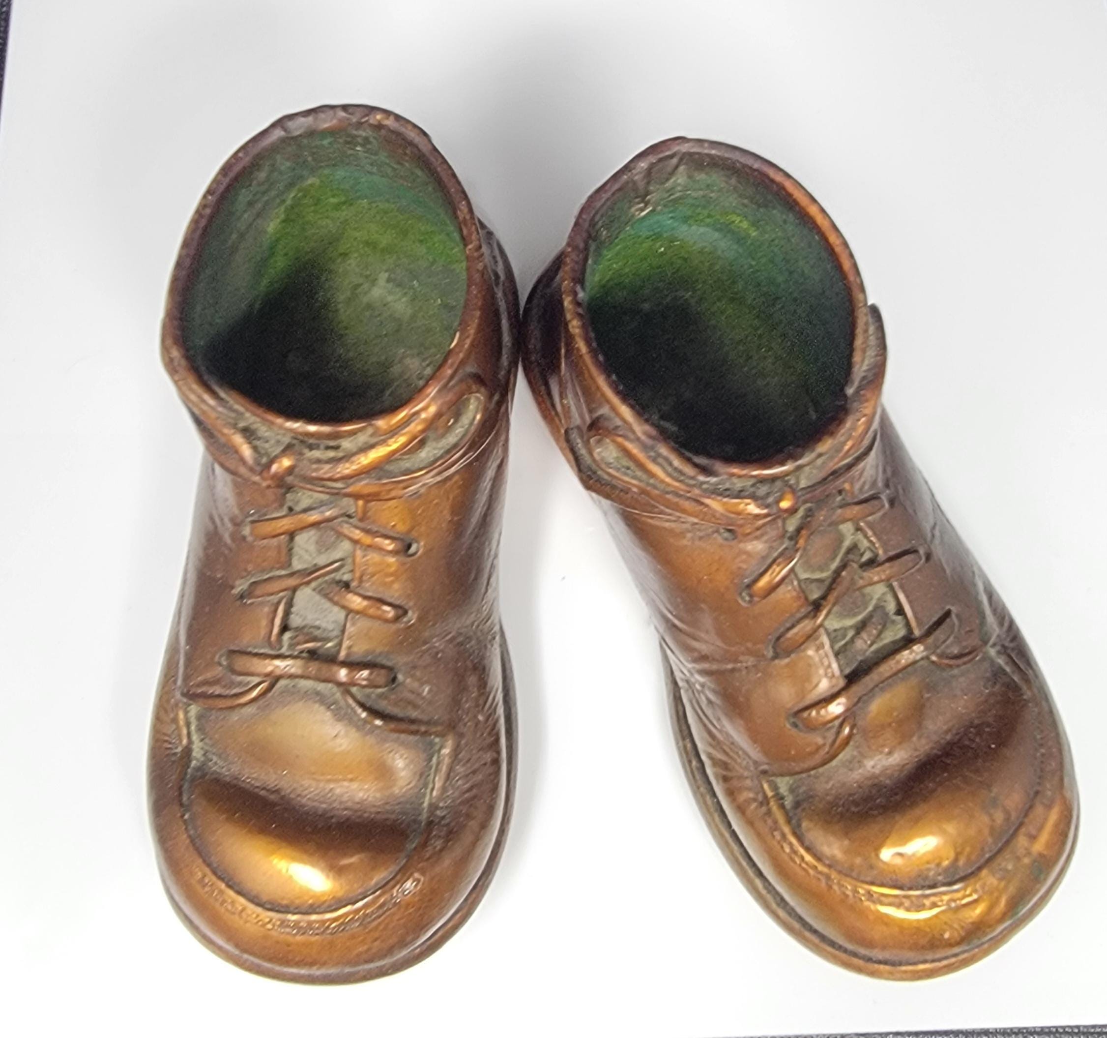 ヴィンテージブロンズベビーシューズ2足セット。S1 - Etsy 日本