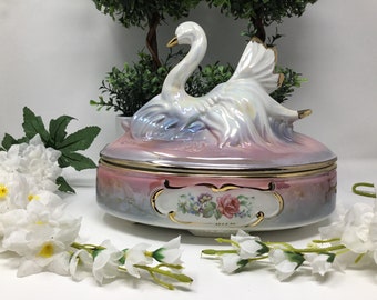 Lustreware Made in Italy Swan Bowl with Lid
