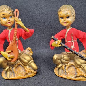 Vintage Tilso Golden Pixie Elves che suonano strumenti musicali, set di 2 personaggi vintage MCM