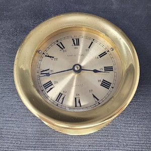 Vintage QUARTZ Brass Ships Time Clock Wall Vintage Boat Antique