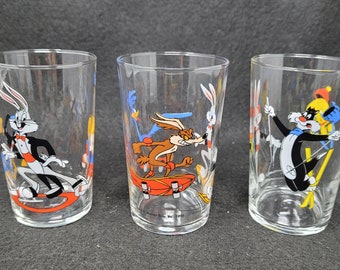 Vintage Set of 3 Looney  Tunes Glass Set