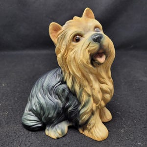 Vintage Yorkshire Terrier Porcelain Figurine Dog Figurine Yorkie. S2