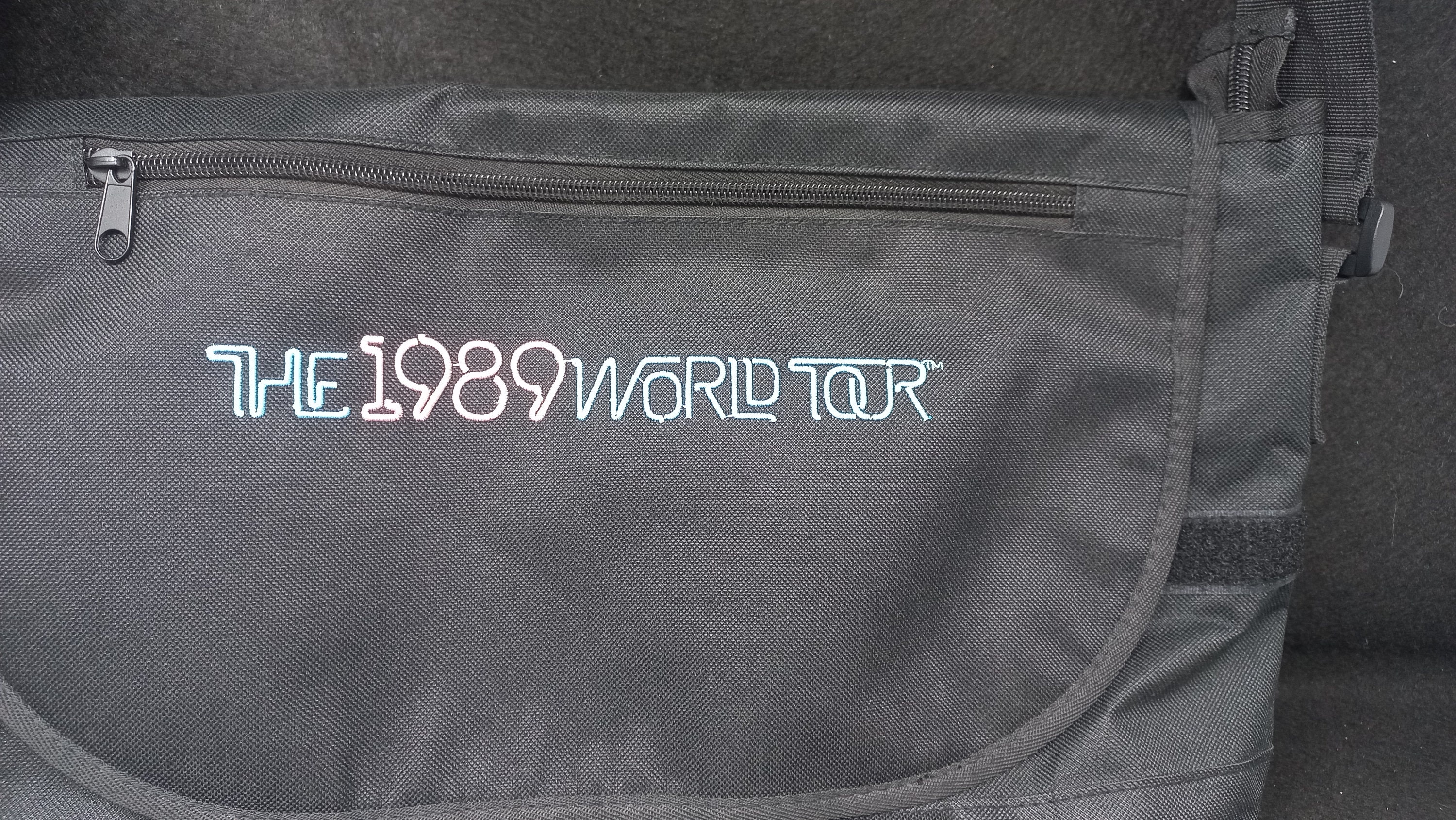 Taylor Swift the 1989 World Tour Messenger Bag New. 0724 - Etsy