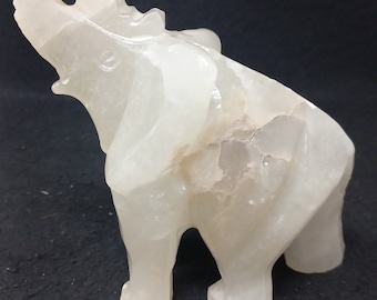 Figurine d'éléphant en pierre sculptée Sculpture éléphant porte-bonheur. S2