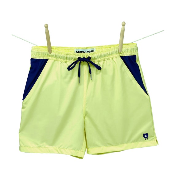 swimming shorts with waterproof pockets