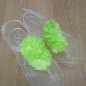 Plastic flip flops Sandals with flowers