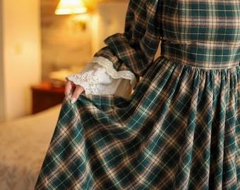 Vintage Christmas Dress. 100% cotton. Dress made to measure