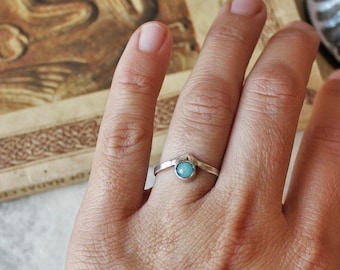 Anillo de Pico en Plata de Primera Ley 925 Personalizable • Hecho a Medida • Anillo Básico con Gema •