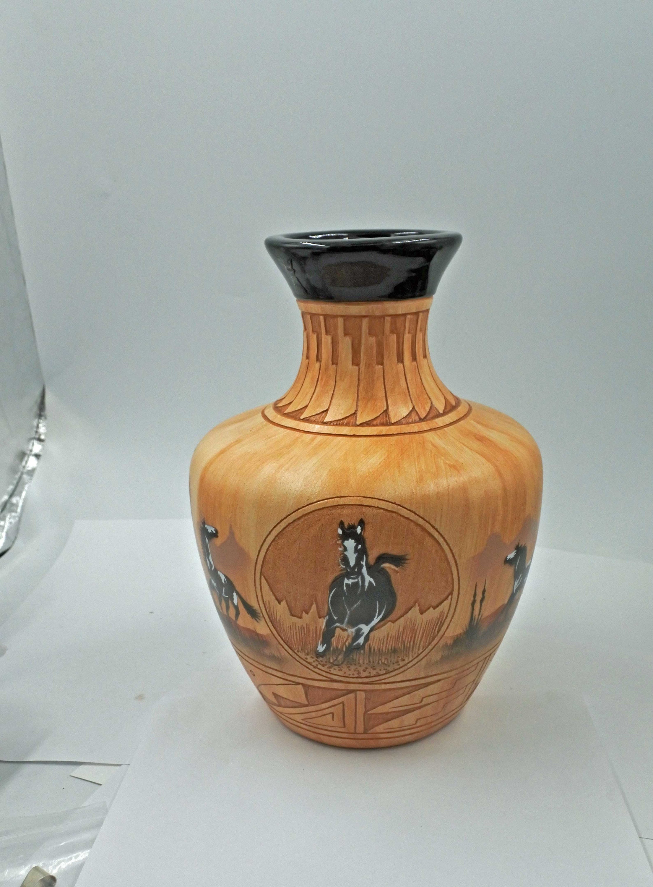 VASE EN FAIENCE Vallauris signé J.Sagan EUR 89,00 - FR VASE EN FAIENCE Vallauris signé J.Sagan EUR 89,00 - FR