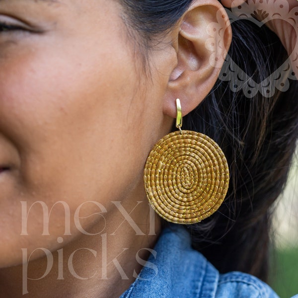 Grandes boucles d'oreilles rondes en capim dourado du Brésil. Boucles d'oreilles dorées, Herbe dorée, Boucles d'oreilles végétales, Or végétal, Boucles d'oreilles légères