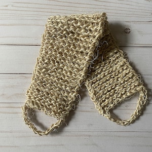 One Piece Natural Mexican Loofah Heart Shaped Ayate Ixtle Scrubber