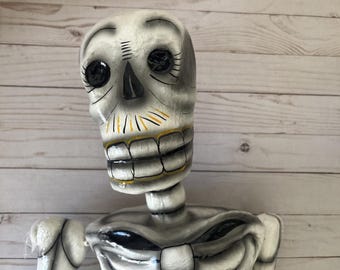Großer Tag der Toten Dia de los Muertos Calavera Schädel Papierskulptur Pappmache Dekoration
