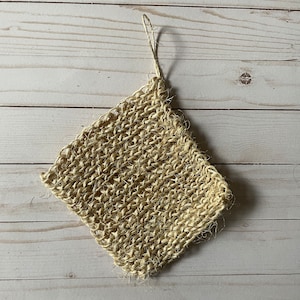 One Piece Natural Mexican Loofah Heart Shaped Ayate Ixtle Scrubber