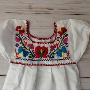 Kids Girls Children Mexican Traditional Embroidered Flowered Blouse Size 4 Baby Toddler Mexico