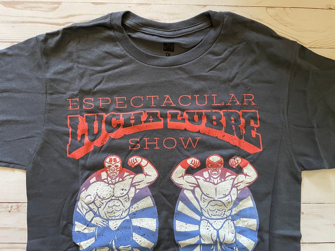 Must Love Wrestling MI GENTE Unisex T-shirt